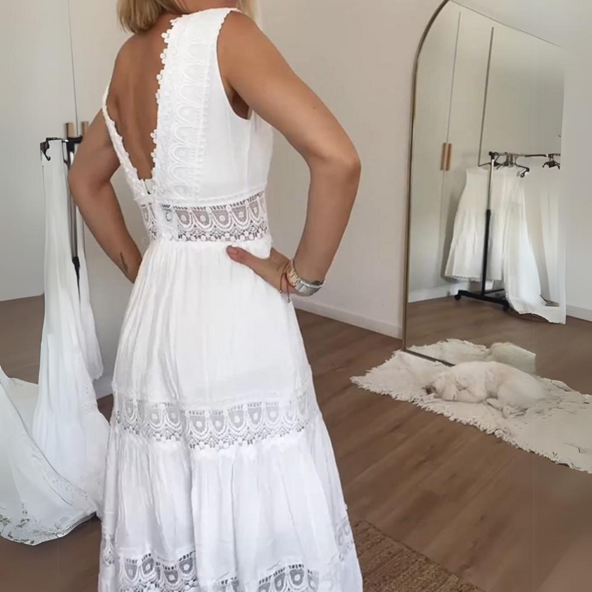 Sadie™ | Suknelė su Nėriniais ir V Formos Iškirpte